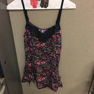 Floral tank top with side pockets